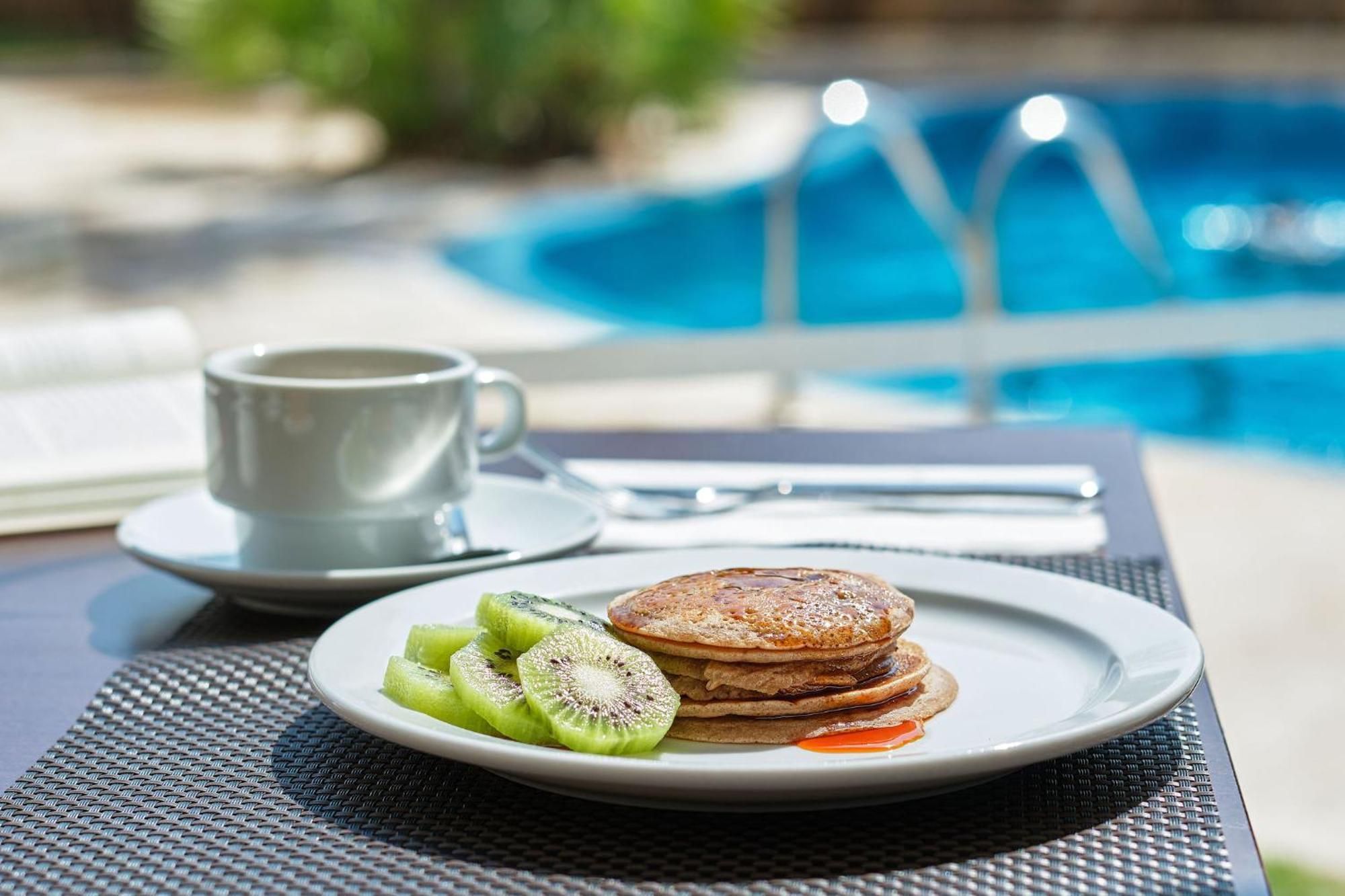 Hotel Illot Suites 칼라 라트자다 외부 사진
