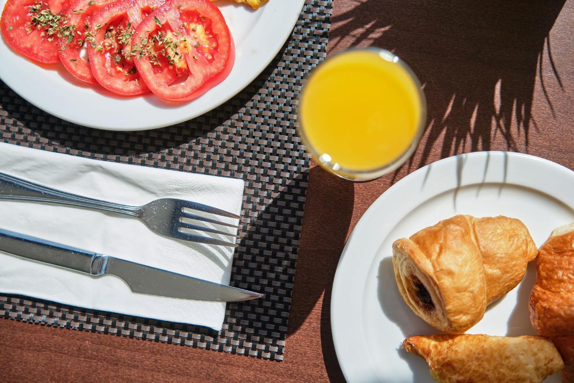 Hotel Illot Suites 칼라 라트자다 외부 사진