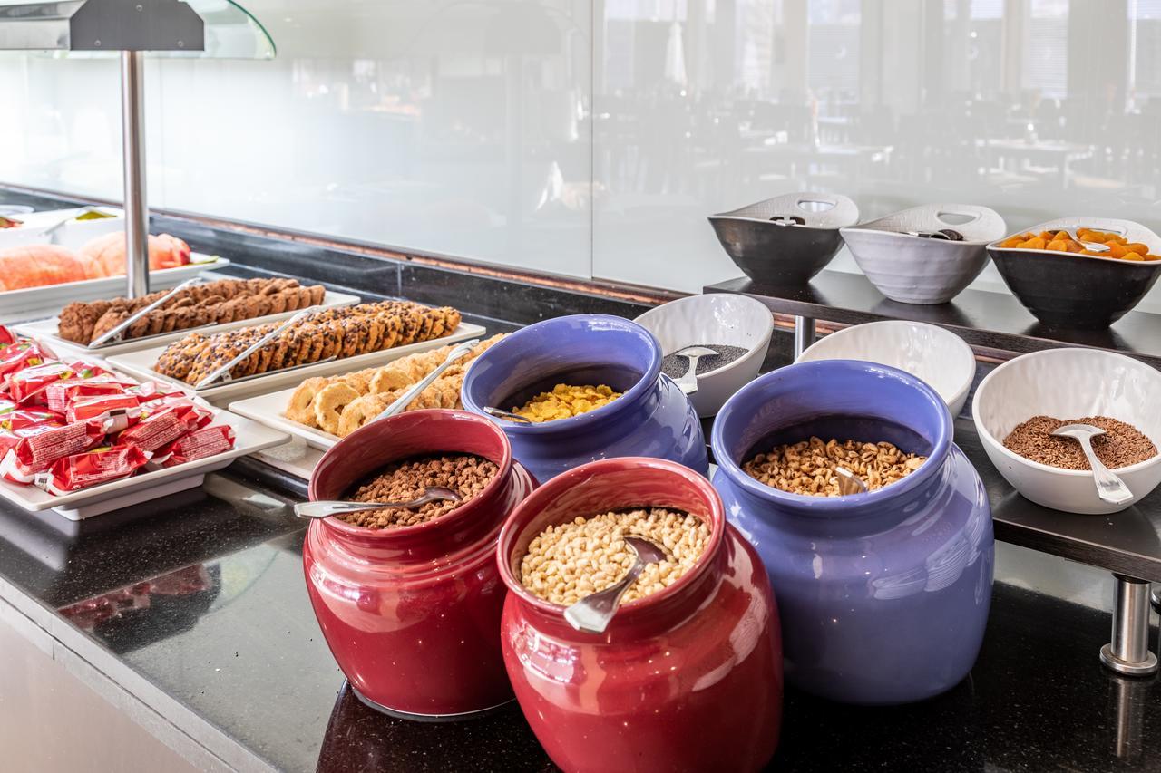 Hotel Illot Suites 칼라 라트자다 외부 사진
